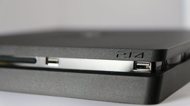 We confirm the PS4 Slim is real - Watch it boot up!