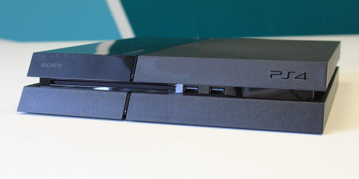 console-ps4-disc-insert.jpg